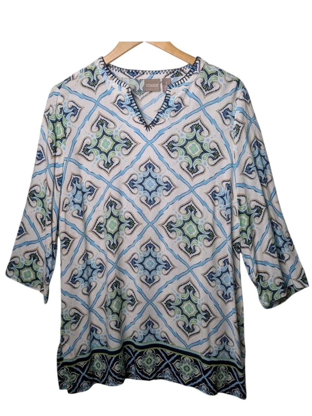 Chico's 1 Blue, Green & White Printed V-Neck Tunic Medium Whip Stitch Detail